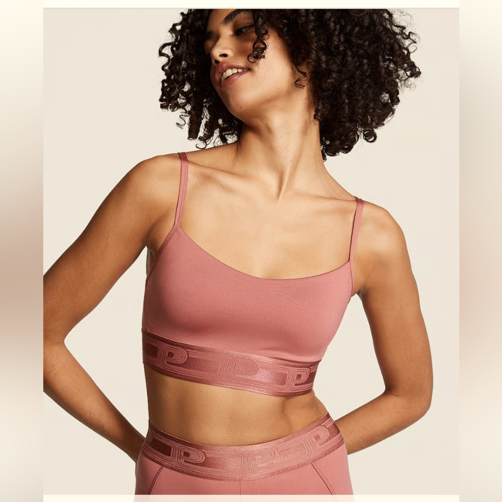 BNWT Victorias Secret ultimate sports bra x 2